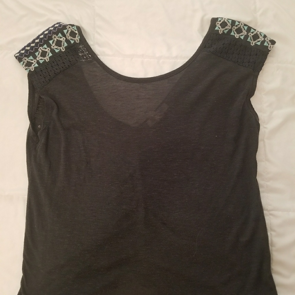 Gray Aeropostale shirt